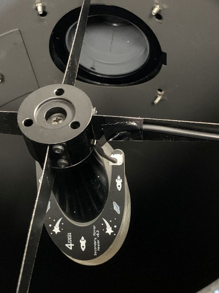 Secondary Mirror Heater for Newtonian Telescopes